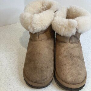 SHEPHERD SHEEPSKIN WOMENS BOOTS SIZE EU 38 = US 7.5
